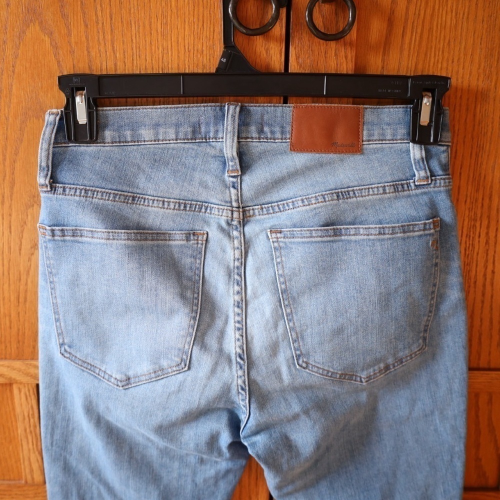 Madewell Petite Cali Demi-Boot Jeans in Bess Wash: Button-Front Edition Size 28 - Picture 8 of 11